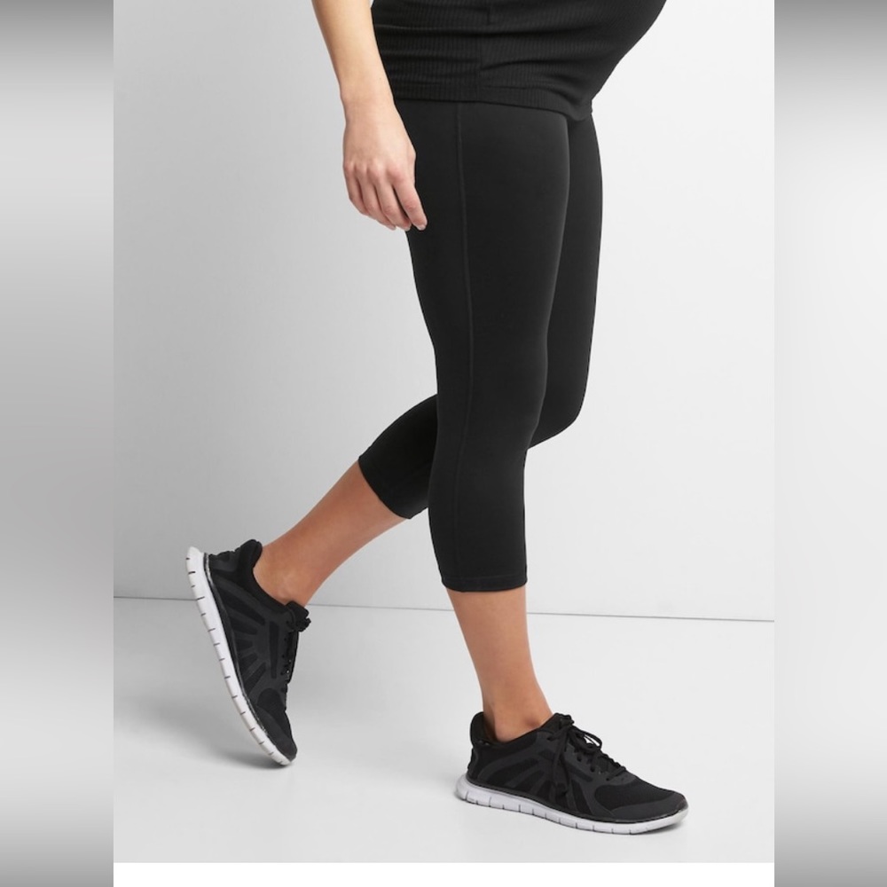 GapFit Maternity XL Crop Legging Black